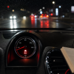 Voyant ESC voiture rouge allumé : sécurité et réflexes