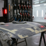 Prix peinture complete voiture : capot poncé et cabine de peinture